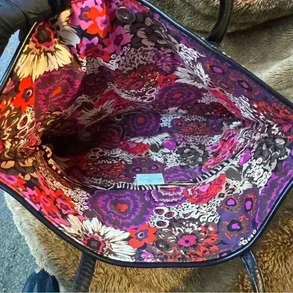 VERA BRADLEY Black & Tan quilted Shoulder Tote Bag Large/Floral Lining - Picture 8 of 12